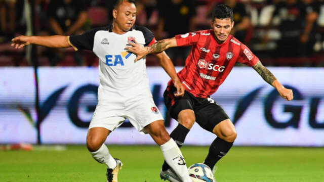 "เมืองทองฯ" ถล่ม"ราชนาวี"4-0ทะยานขึ้นที่ 3 ไทยลีก
