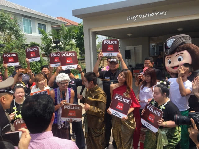 รองผบ.ตร. ติดตู้แดง บ้าน"ปอยฝ้าย มาลัยพร"เจ้าตัวบอกอุ่นใจ ขอรดน้ำดำหัว