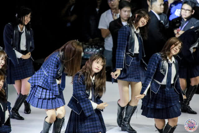 แฟนคลับ BNK48 แน่นขนัด!! ร่วมชมเพลงใหม่River งานมอเตอร์โชว์ครั้งที่ 39