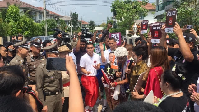 รองผบ.ตร. ติดตู้แดง บ้าน"ปอยฝ้าย มาลัยพร"เจ้าตัวบอกอุ่นใจ ขอรดน้ำดำหัว