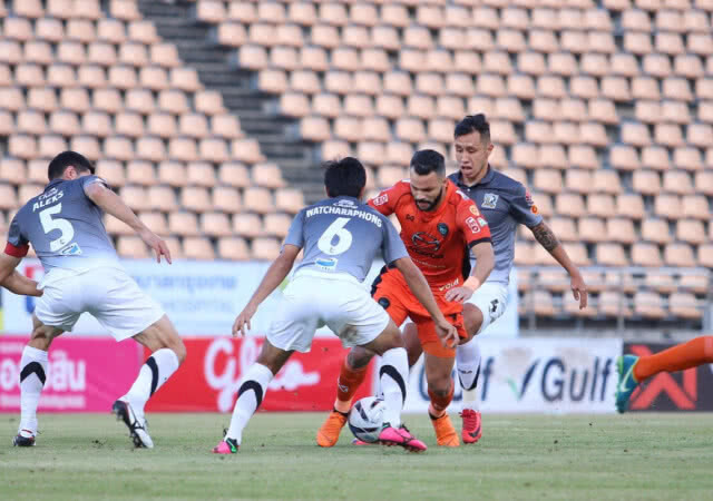 ทีมเปลี่ยนกุนซือทำงาน! ทัพฟ้าปลดล็อคชัย เชือดโคราชถึงถิ่น 1-0
