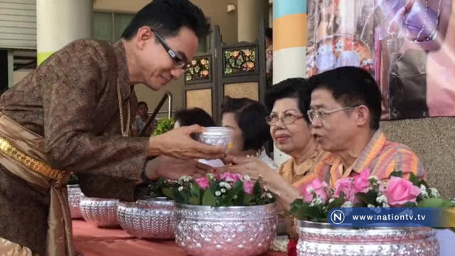 หมอพยาบาลแต่งชุดไทยเล่นน้ำสงกรานต์ 100 ปี สาธารณสุขไทย