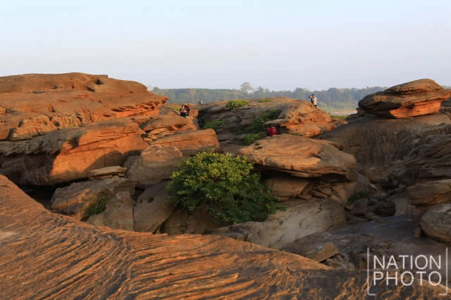"หาดชมดาว" ประติมากรรมหินธรรมชาติรูปร่างแปลกตาชวนจินตนาการ