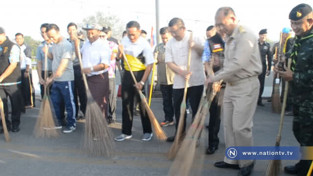 ไทย-เมียนร์มา ร่วมทำความสะอาดสะพานมิตรภาพรับสงกรานต์