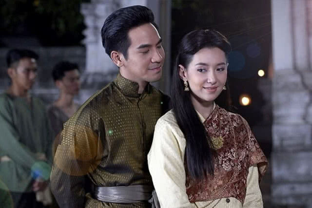 "บิ๊กตู่-โป๊ป-เบลล่า" ติดโผคนที่ ปชช.อยากรดน้ำ-สาดน้ำมากสุด