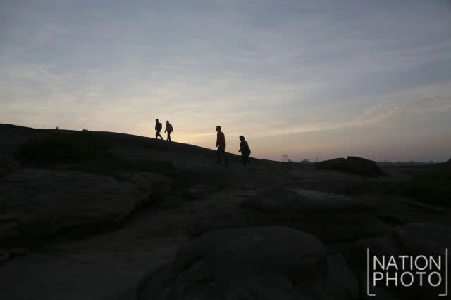 "หาดชมดาว" ประติมากรรมหินธรรมชาติรูปร่างแปลกตาชวนจินตนาการ