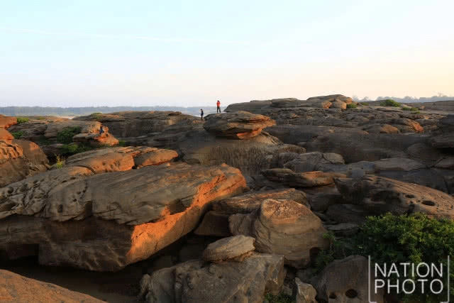 "หาดชมดาว" ประติมากรรมหินธรรมชาติรูปร่างแปลกตาชวนจินตนาการ