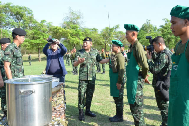 ผบ.ร.29 ตรวจความพร้อมหน่วยกำลังบรรเทาสาธารณภัย พร้อมเข้าช่วยเหลือ ปชช.