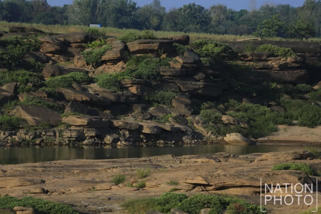 "หาดชมดาว" ประติมากรรมหินธรรมชาติรูปร่างแปลกตาชวนจินตนาการ