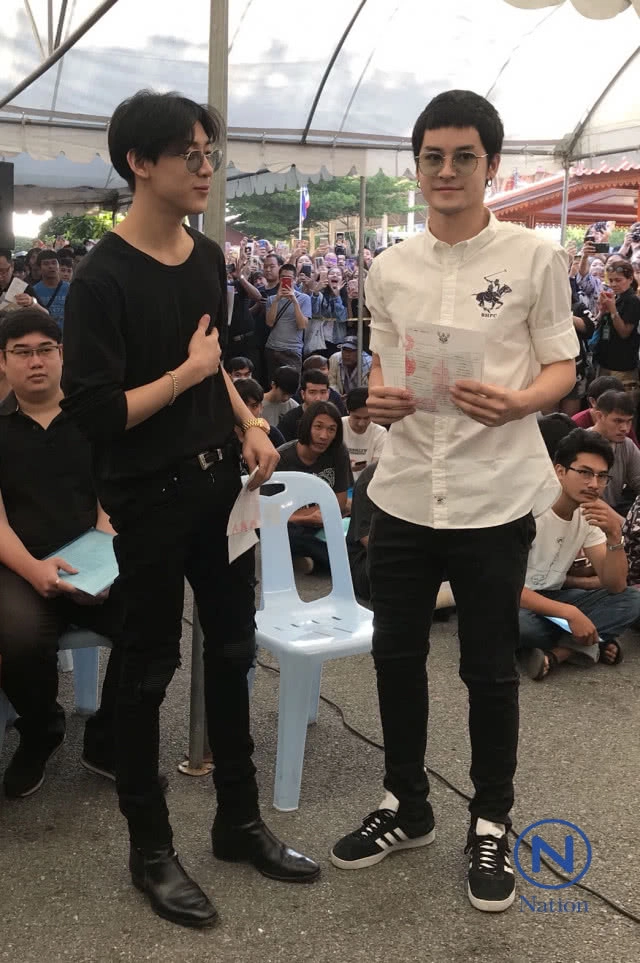 แฟนคลับกรี๊ดสนั่น
"แบมแบม got7"
ร่วมคัดเลือกทหาร แฟนแห่ให้กำลังใจ
เก้า-จิรายุ ยื่นขอผ่อนผัน