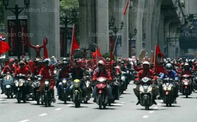 10 เม.ย.2553 กระสุนลึกลับ?ดับช่างภาพญี่ปุ่นคาม็อบ