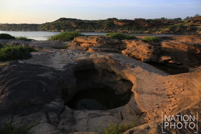 "หาดชมดาว" ประติมากรรมหินธรรมชาติรูปร่างแปลกตาชวนจินตนาการ