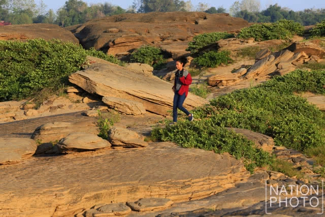 "หาดชมดาว" ประติมากรรมหินธรรมชาติรูปร่างแปลกตาชวนจินตนาการ