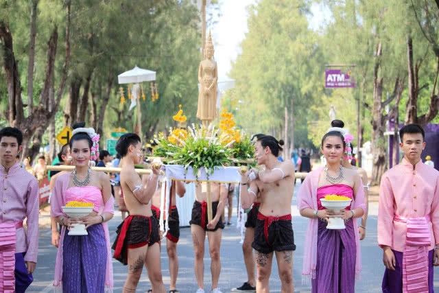 ม.ขอนแก่น ม่วนซื่นสงกรานต์ จัดบุญเดือน 5 ขอขมาผู้อาวุโส