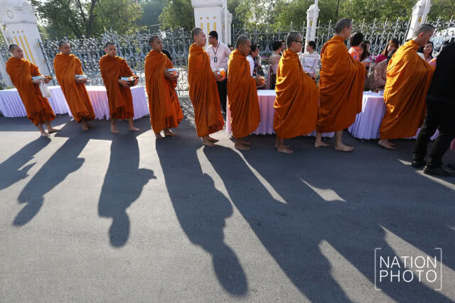 รดน้ำดำหัว "ประยุทธ์" เนื่องในเทศกาลสงกรานต์