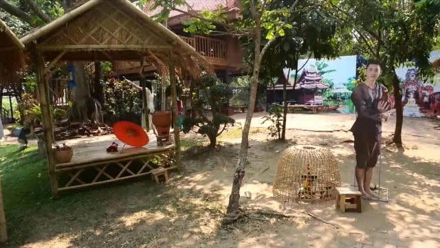 มาเที่ยวกันนะออเจ้า! อุทยานหลวงราชพฤกษ์ จำลองเรือนไทย ชวนคนเที่ยวเล่นน้ำสงกรานต์