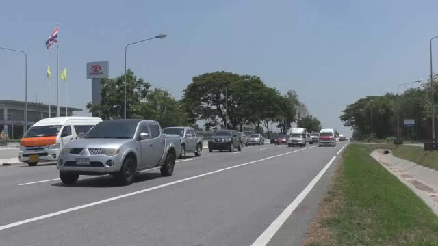 การจราจรถนนสายเอเชียช่วงพื้นที่จังหวัดชัยนาท เริ่มหนาแน่น
