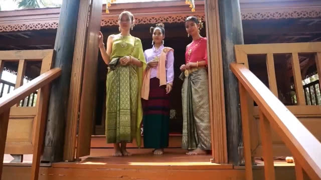 มาเที่ยวกันนะออเจ้า! อุทยานหลวงราชพฤกษ์ จำลองเรือนไทย ชวนคนเที่ยวเล่นน้ำสงกรานต์