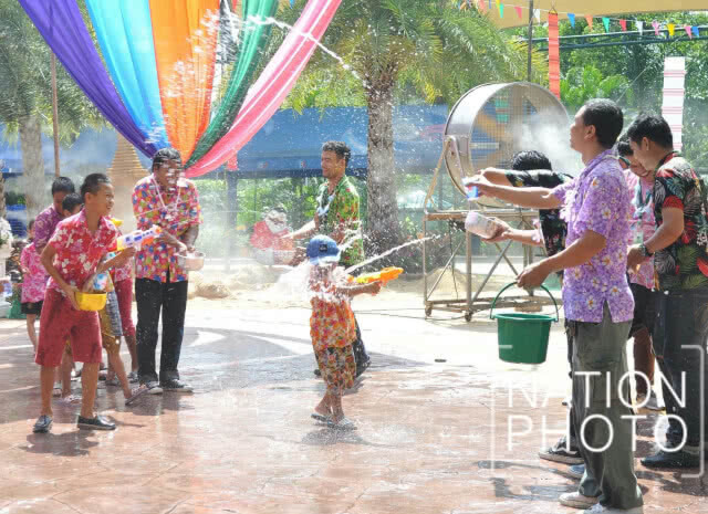 งานสงกรานต์ ที่สวนสัตว์ดุสิต