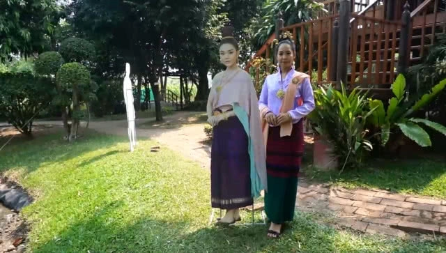 มาเที่ยวกันนะออเจ้า! อุทยานหลวงราชพฤกษ์ จำลองเรือนไทย ชวนคนเที่ยวเล่นน้ำสงกรานต์