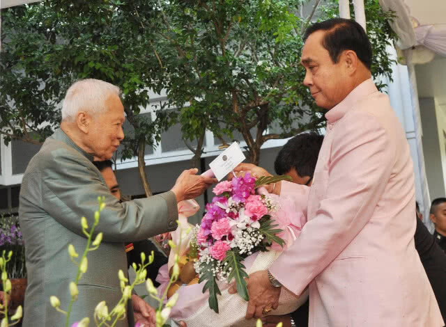 "พล.อ.เปรม" อวยพร นายกฯ ทำงานให้สำเร็จ