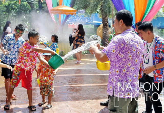 งานสงกรานต์ ที่สวนสัตว์ดุสิต