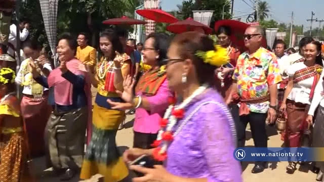 ชาวเขาสวนกวางชวนเล่นสงกรานต์ย้อนยุคเมืองไก่ย่าง