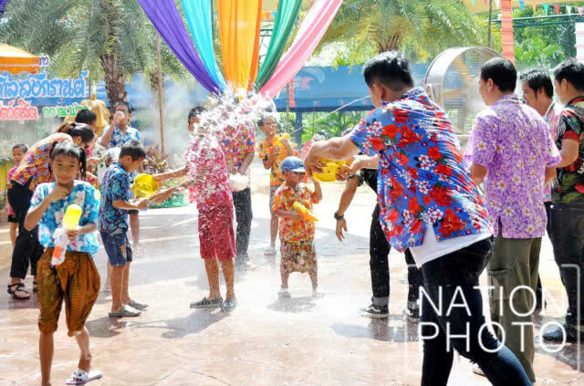 งานสงกรานต์ ที่สวนสัตว์ดุสิต