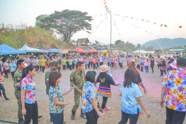 องค์การบริหารส่วนตำบลแม่ปะ เปิดงานประเพณีสงกรานต์สองแผ่นดิน