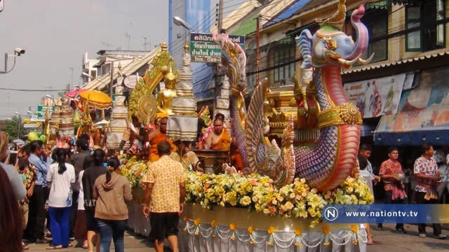 ชื่นฉ่ำทั้งเมือง "สรงสนาน สงกรานต์แปดริ้ว"