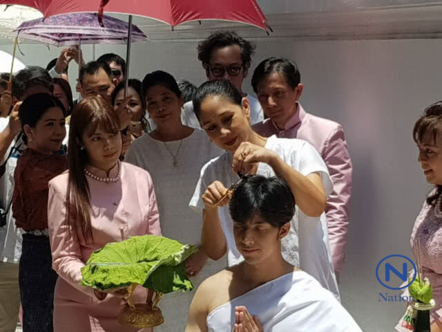 "กั้ง วรกร"เข้าพิธีอุปสมบท
ได้รับฉายาทางธรรม"อาภากโร" ผู้ทำแสงสว่าง