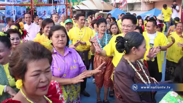 สรงน้ำพระพุทธพระลับเปิดเวทีรำวงสงกรานต์ขอนแก่น