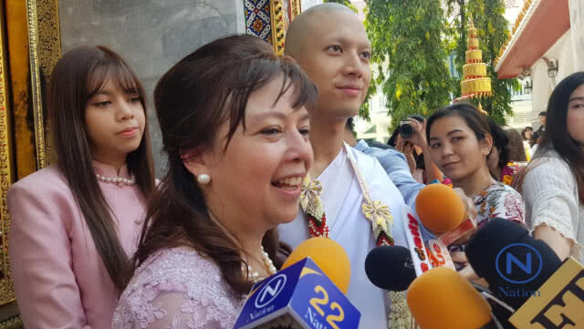 "กั้ง วรกร"เข้าพิธีอุปสมบท
ได้รับฉายาทางธรรม"อาภากโร" ผู้ทำแสงสว่าง