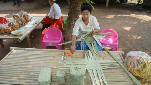 พ่ออุ๊ยแม่อุ๊ยเริ่มทำ "ขนมจ๊อก-ข้าวแต๋น" ประเพณีปี๋ใหม่เมือง