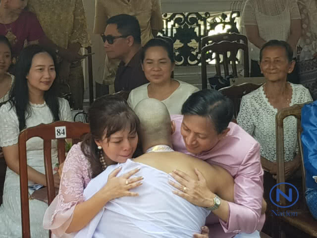 "กั้ง วรกร"เข้าพิธีอุปสมบท
ได้รับฉายาทางธรรม"อาภากโร" ผู้ทำแสงสว่าง