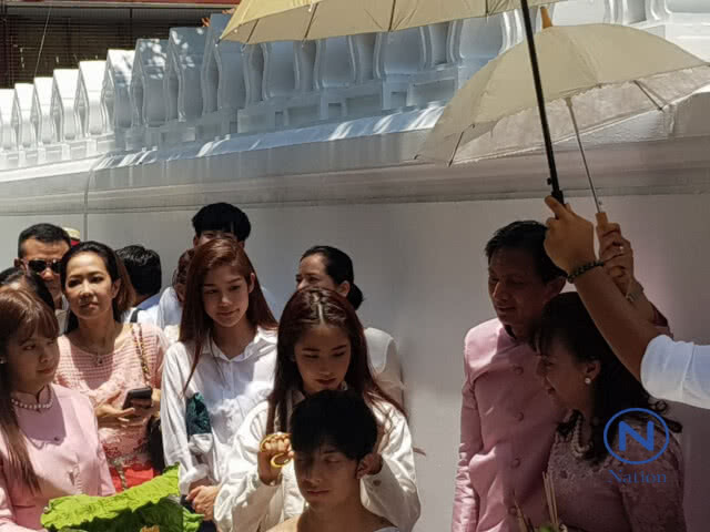"กั้ง วรกร"เข้าพิธีอุปสมบท
ได้รับฉายาทางธรรม"อาภากโร" ผู้ทำแสงสว่าง