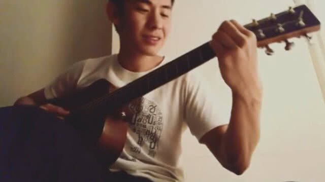 "จ้อย อุธยาคิวท์บอย" ลงทุนเกากีตาร์ เล่นเพลง"ออจ้อย"