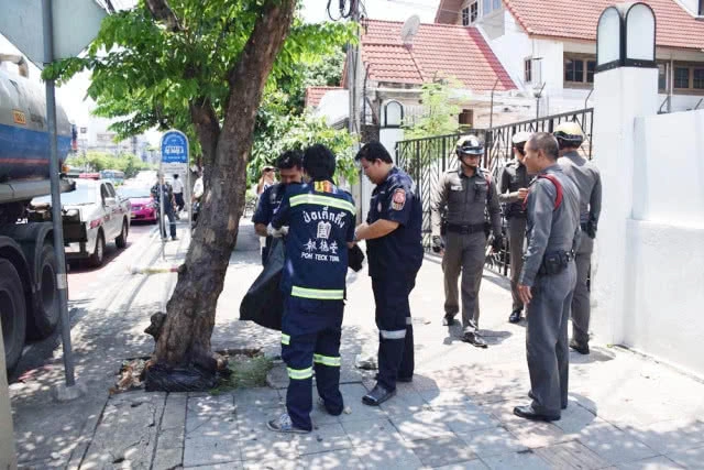 อาสากู้ภัยรุดตรวจถุงดำปริศนา! หน้าบ.ทีโอทีลาดหญ้าหวั่นมีศพทารก