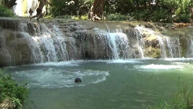 แห่เที่ยวน้ำตกธารสวรรค์ หรือน้ำตกบ่อเบี้ย คลายร้อน