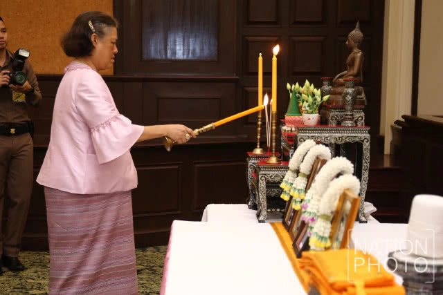 สมเด็จพระเทพฯ เสด็จพระราชทานน้ำสงกรานต์ แก่พระอาจารย์อาวุโสที่เคยถวายพระอักษร