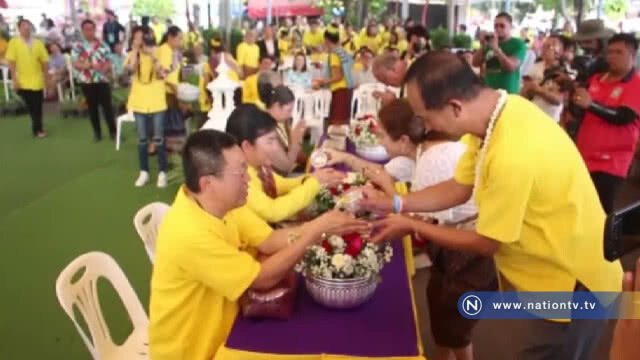 สรงน้ำพระพุทธพระลับเปิดเวทีรำวงสงกรานต์ขอนแก่น