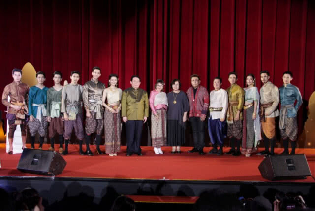 "เบลล่า" น้ำตาแตก! สุดปลื้มคนไทยรัก