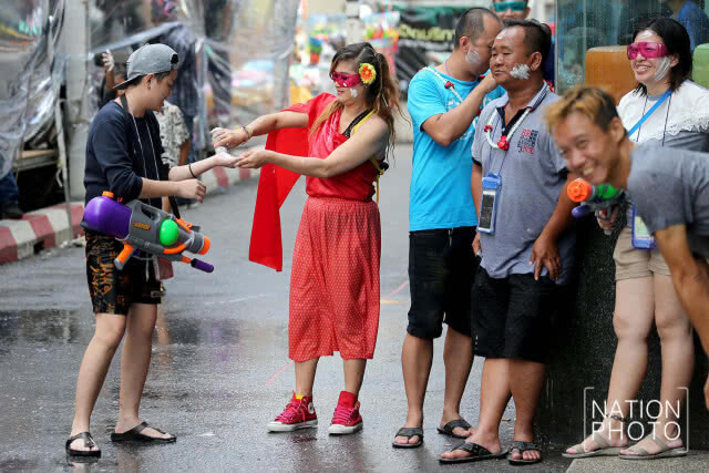 ออเจ้ามาเลย์ ก็มาเล่นน้ำสงกรานต์หาดใหญ่