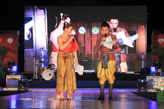 เวทีสะเทือน อบต.บางน้ำผึ้งจัดประกวดธิดาช้างน้ำผึ้ง