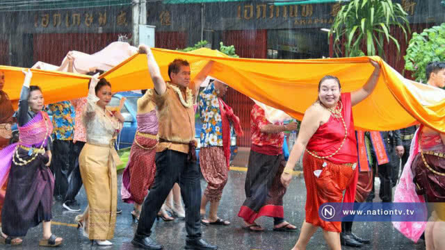 ชาวโคราชพร้อมใจร่วม "แห่พระขอฝน"