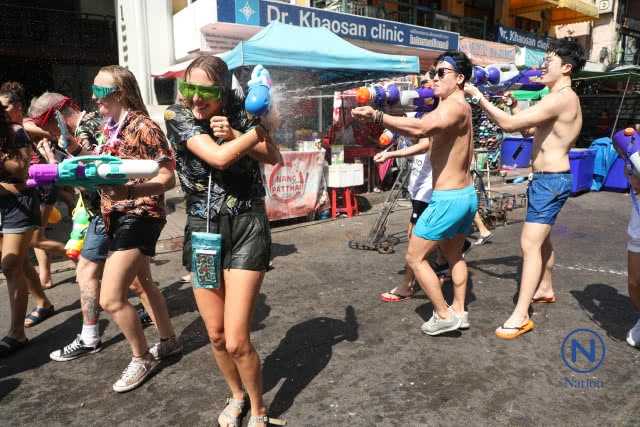 "เล่นน้ำ"สงกรานต์อย่าเลยเถิด 
"อ่านก่อน"ออกจากบ้าน