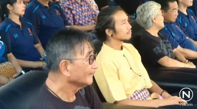 สุพรรณบุรี เปิดถนนอาทิวราห์ ให้ประชาชนเล่นน้ำสงกรานต์