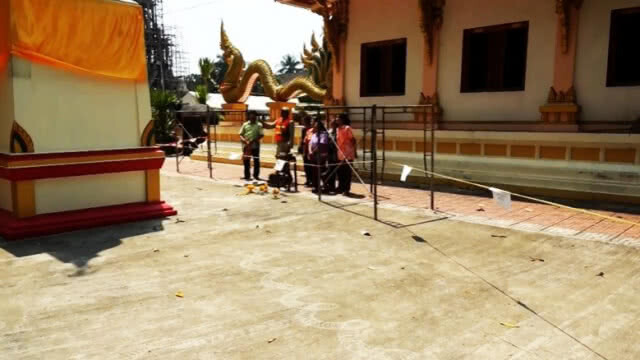 "ฮือฮา" ! พบรอยพญานาครอบโบสถ์วัดดังอุดร