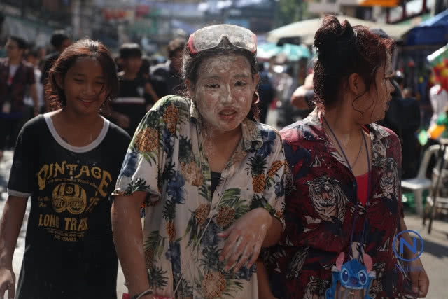 "เล่นน้ำ"สงกรานต์อย่าเลยเถิด 
"อ่านก่อน"ออกจากบ้าน