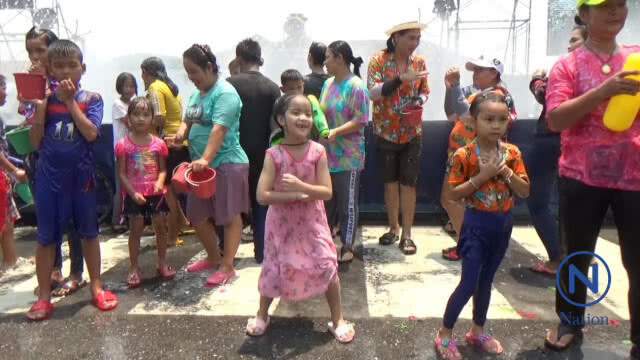 "น้องลูกน้ำ" 6 ขวบเต้นได้พลิ้วมาก ๆ สงกรานต์พิษณุโลก